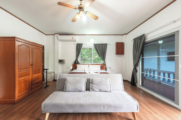 Living area, Yanui Paradise unit 2D-2nd floor V216, Pulau Phuket
