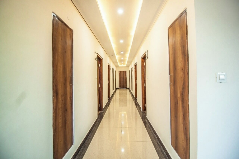 Hallway, Manali Heaven, Kullu