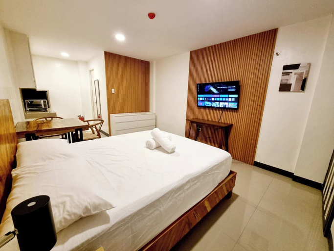 Room 5, Flat 35, Las Piñas