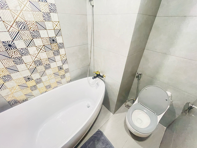 Bathroom 5, Sky Garden 3, District 7