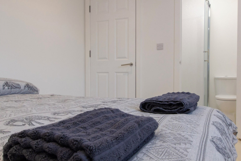 Room 2, Bridge Road - Room 2a, Southampton