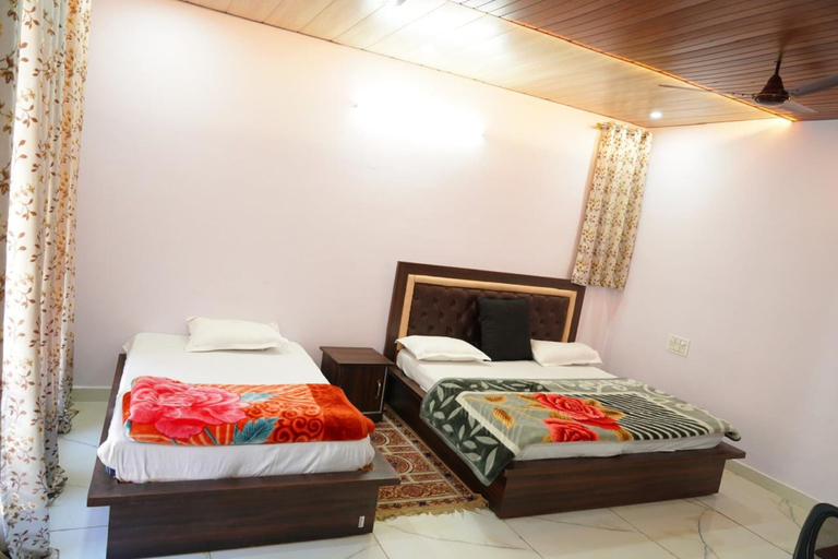 Bedroom 4, New Shri Anand Best Hotel Berinag, Pithoragarh