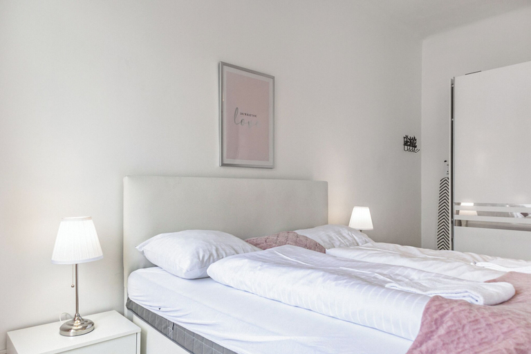 Room 4, Elegant Room Shared Apt Heart of Vienna, Wien