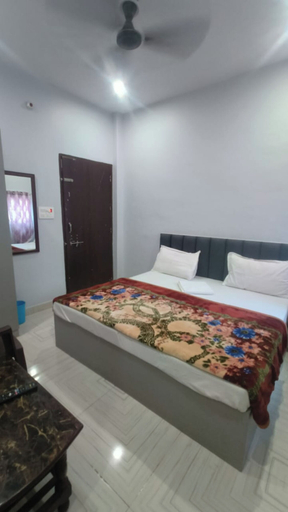 Room 3, Hotel Shivashram Guest House Varanasi, Varanasi