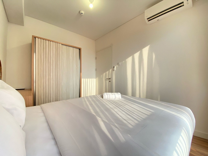 Room 2, Comfy 1Br Deluxe Apartment At Landmark Residence Bandung, Bandung