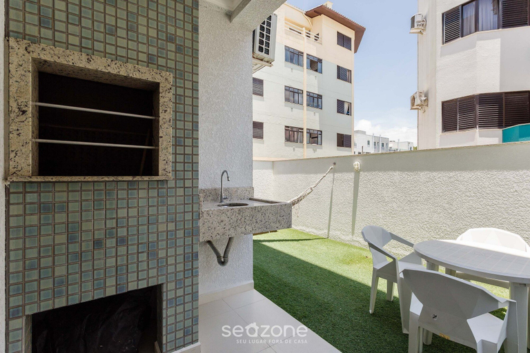 Outdoor dining 3, Beautiful Seaside Apartment With Barbecue Rmi0007, Florianopolis