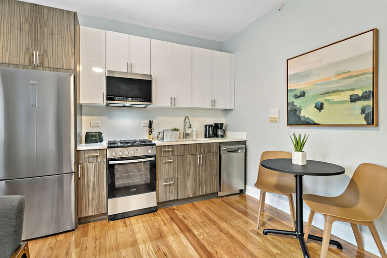 Private kitchen, Lovely 1BR Apt - Belmont B3, Cook