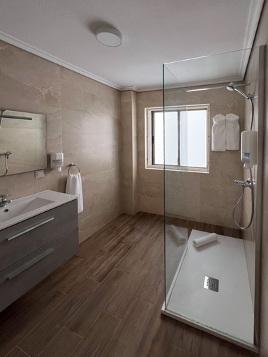 Bathroom 3, ENTRE PUERTAS, Burgos
