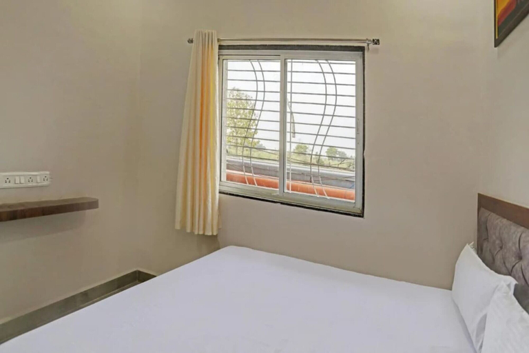 Room 4, Hotel Brown Hill and Family Restaurant, Nagpur
