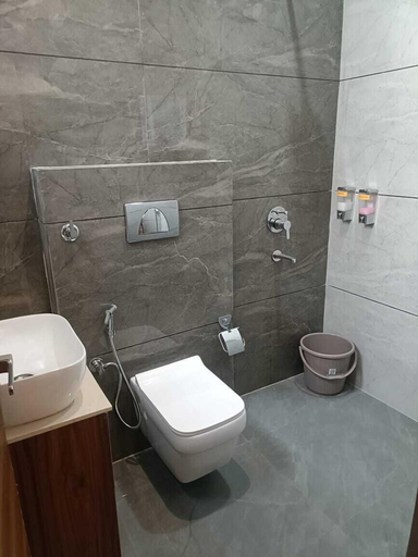 Bathroom 4, Hotel Kamboj, Sahibzada Ajit Singh Nagar