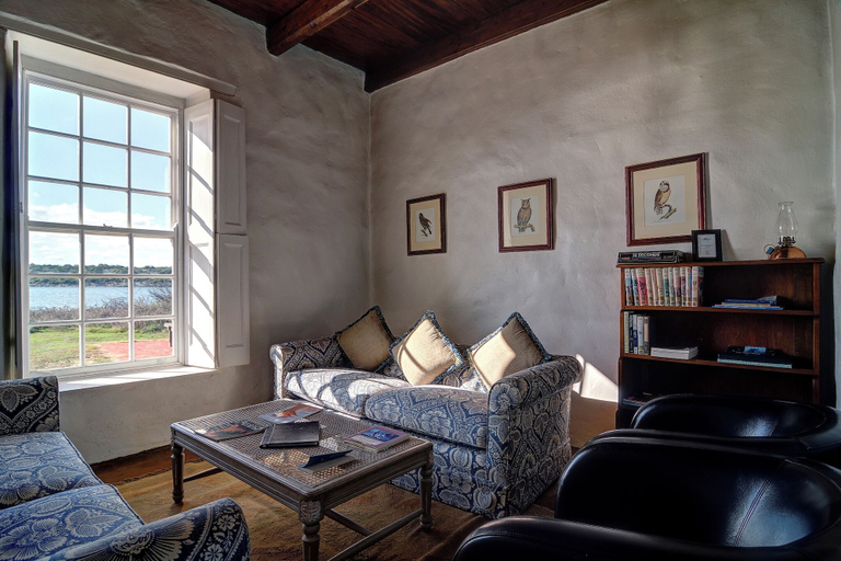 Living area 2, Melkkamer Vlei Cottage, Overberg
