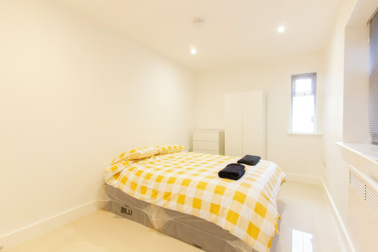 Room 5, Bridge Road - Room 1a, Southampton