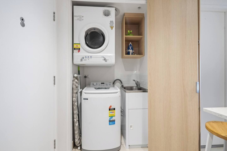 Laundry, Beaches Broadbeach 906, Gold Coast