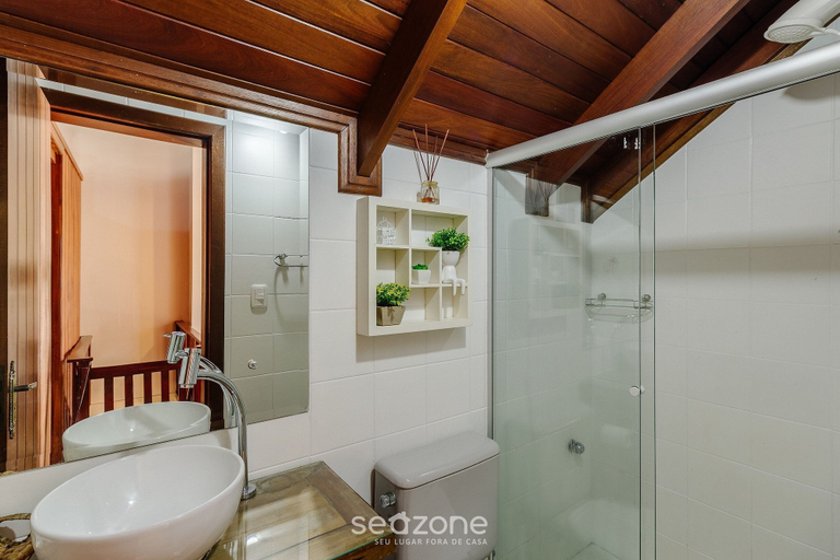 Bathroom, Apt Duplex With Fireplace in Gramado Rln204, Gramado