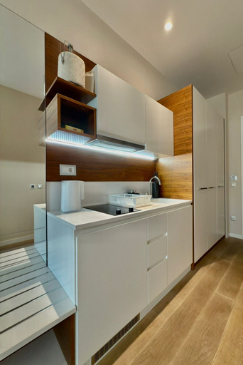 Others 5, Condo Studio Plaza