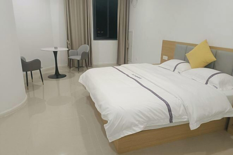 Room 5, Five Tigers Hotel, Namtha