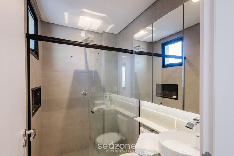 Bathroom, 2BR apt w/ Grill 600m From the Beach Vre102, Bombinhas