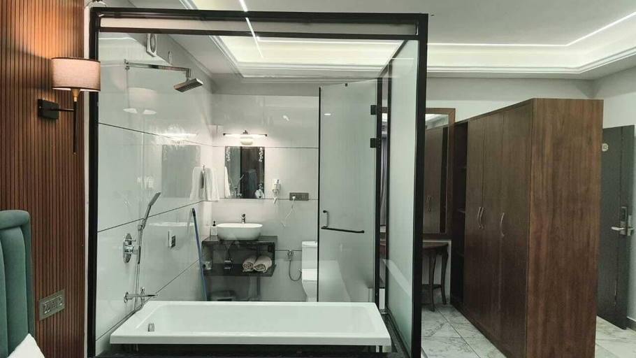Bathroom 2, Hotel Devaan, Bathinda