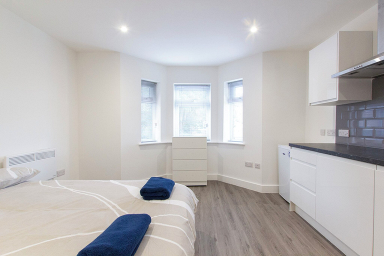 Room 2, Bridge Road - Room 1b, Southampton