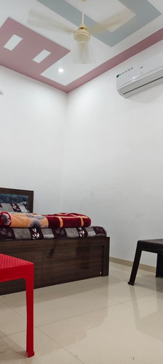 Room 2, Kanak Hotel & Restaurant, Chamoli