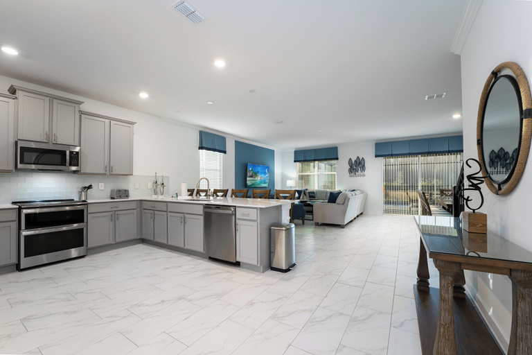 Private kitchen 5, Awesome 8BR Villa Pool Theater Arcade, Osceola
