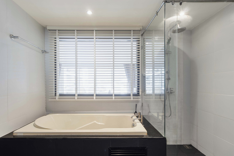 Bathroom 2, 1BR Bathtub Near Beach Prime Spot C229, Pulau Phuket