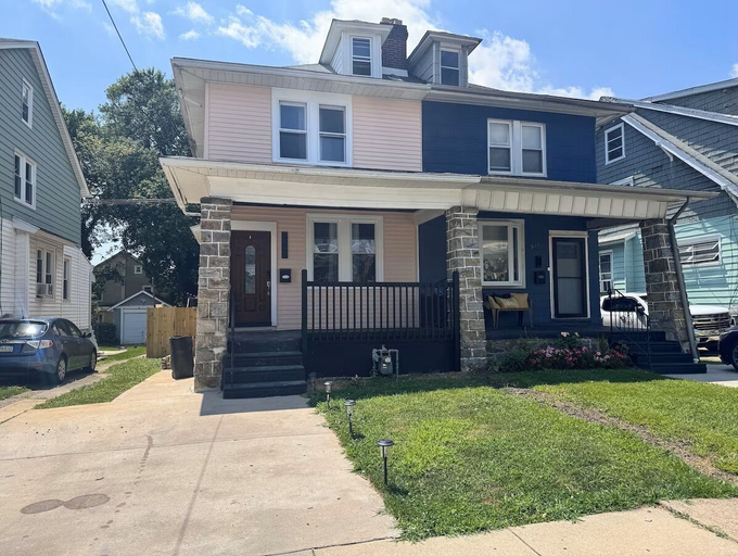 Front of property, Orchard Way, Delaware