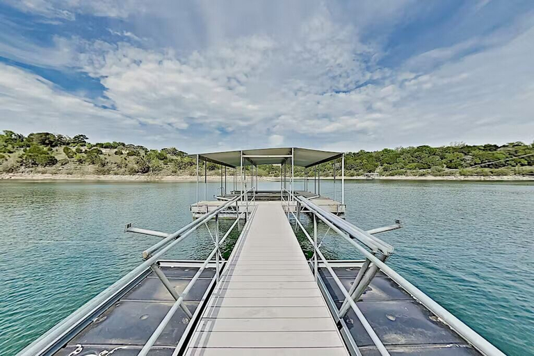 Miscellaneous 5, Shiraz Haus - Unit B, Travis