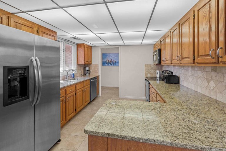 Private kitchen 5, Cozy Condo - Stay for 9, Washington