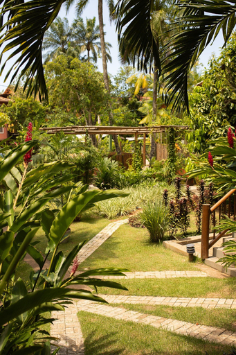 Property grounds 4, Studios Taipa, Itacaré