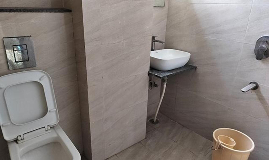 Bathroom 4, Fabhotel Swagath Inn, Bangalore