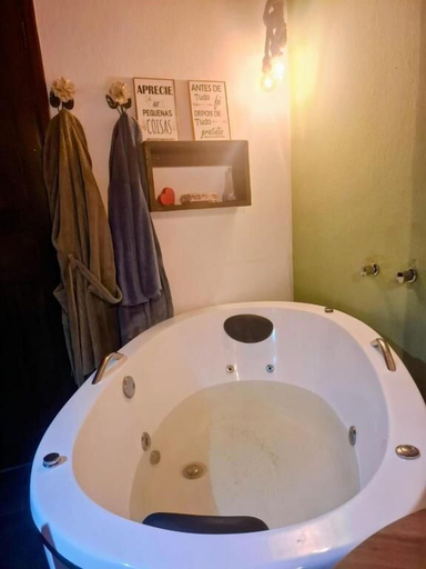 Jetted tub, Chalé com hidro e café da manhã, Bocaina de Minas