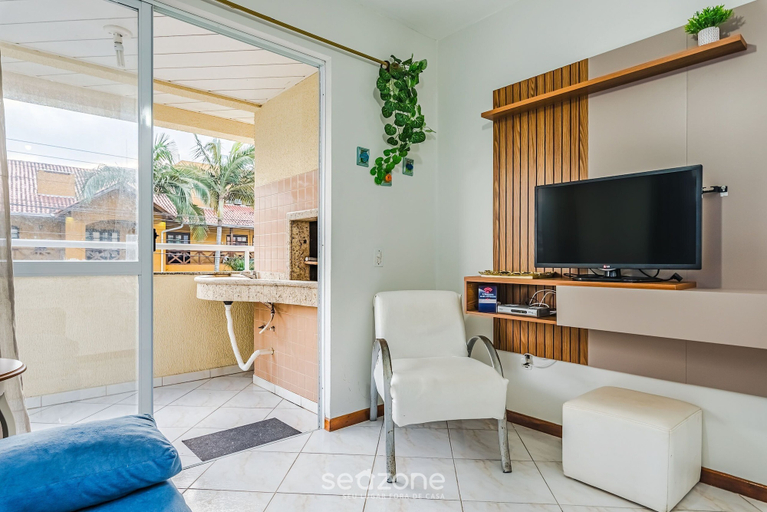 Living area 2, 2BR apt W/balcony 220m Bombas Fdl103, Bombinhas