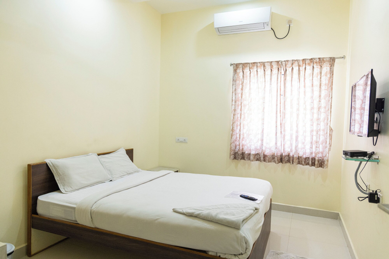 Bedroom, Shrees Hotel, Erode