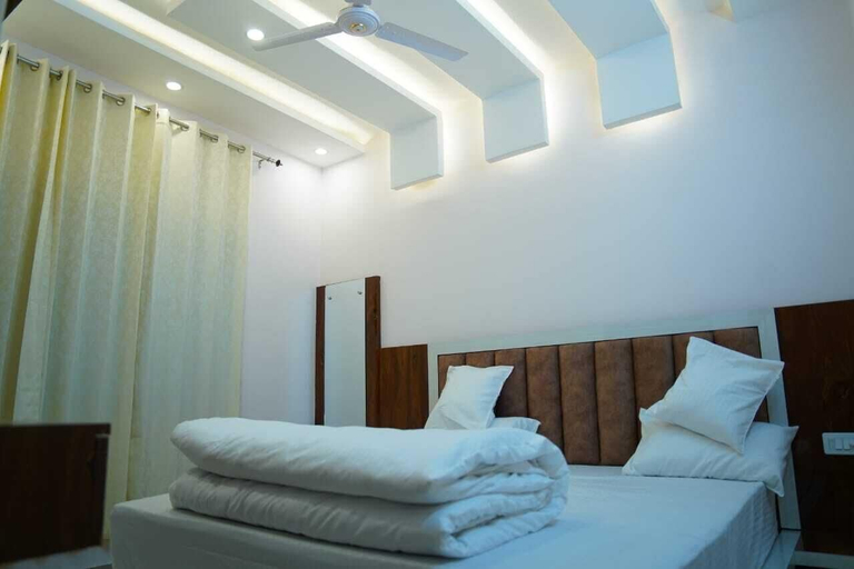 Room 4, Hotel Mandakini Palace, Rudraprayag