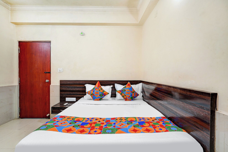 Room 4, Via NAR Comforts - Gandhi Bazaar, Bangalore