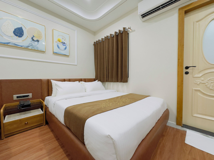 Room 2, Royale Heritage, Ujjain