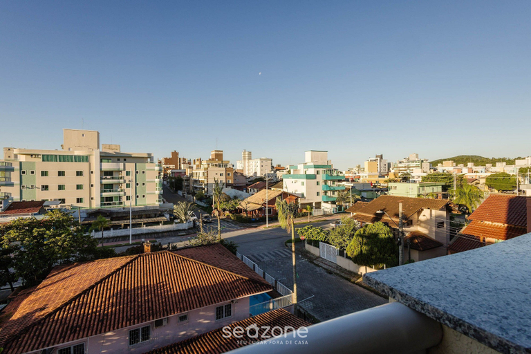 Property grounds, 2BR Apt w/ BBQ 400m From Beach Can304, Bombinhas