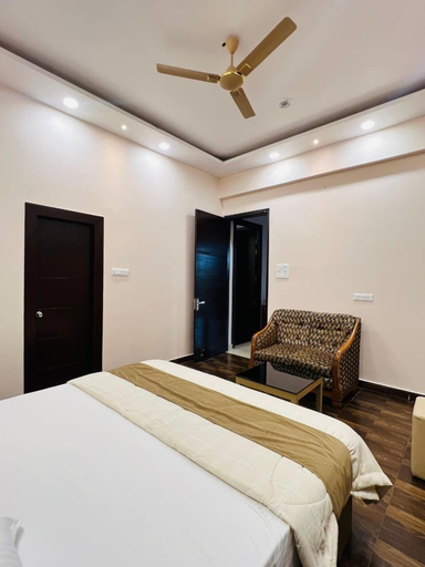 Room 3, RAMYA STAYS, Lucknow