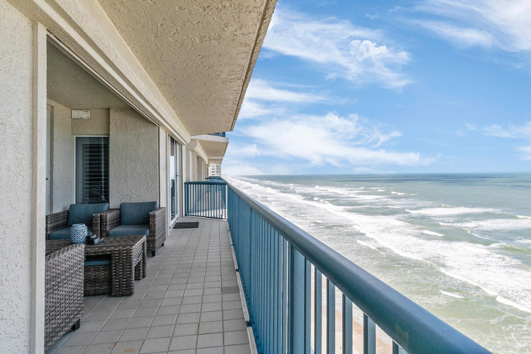 Property grounds 1, Dimucci Towers Ten 1604, Volusia