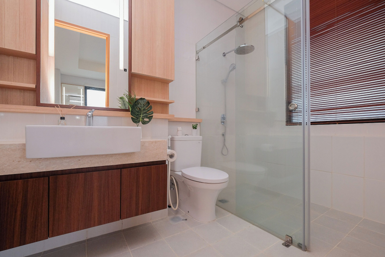 Bathroom 3, Modern Furnished 2Br At Samara Suites Apartment, Jakarta Selatan