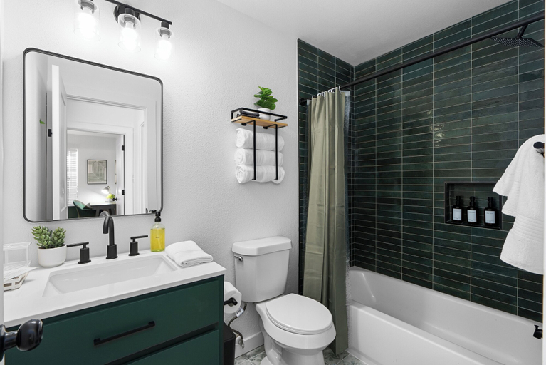 Bathroom, Prime Location Zilker Park & SoCo Chic, Travis