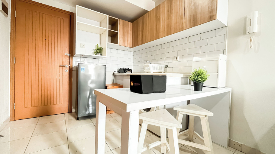 In-room dining, Scandinavian Minimalist 2Br At Cinere Bellevue Suites Apartment, Depok