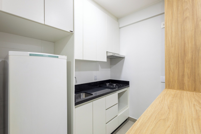 Private kitchen 5, Fully Equipped Accommodations in the Heart of Brasilia LEC, Brasília