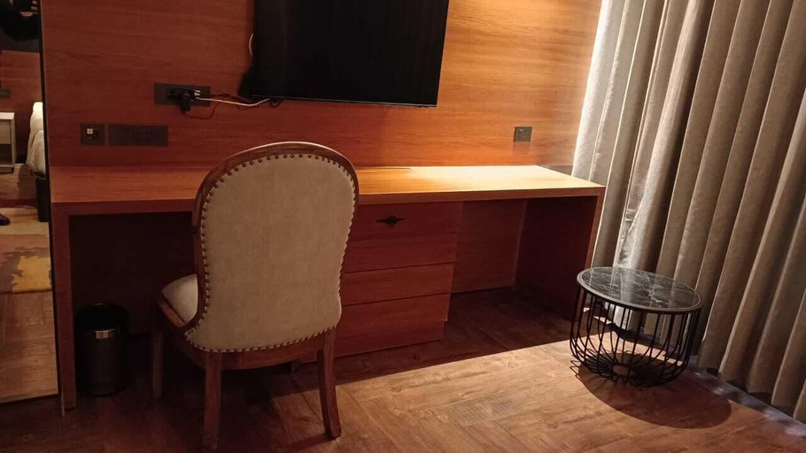 Room 5, THE TAJ PALACE, Hisar