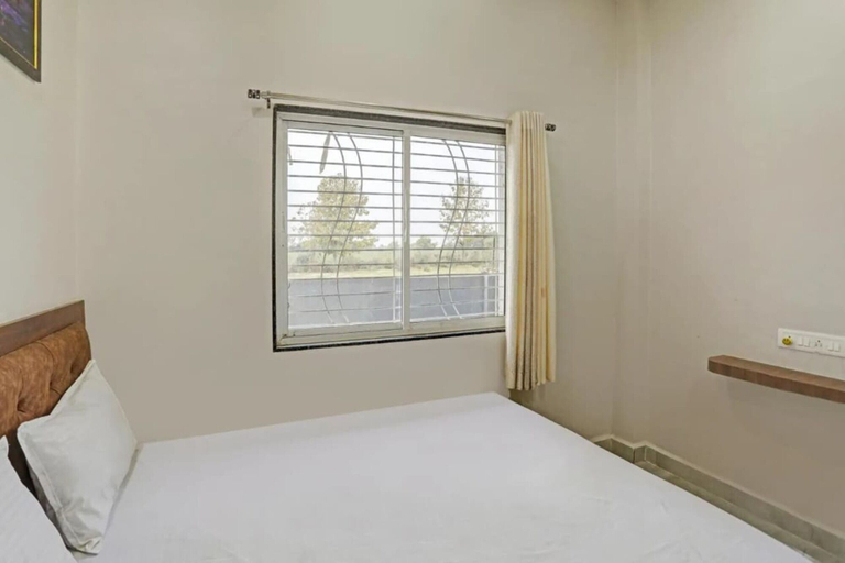 Room 2, Hotel Brown Hill and Family Restaurant, Nagpur