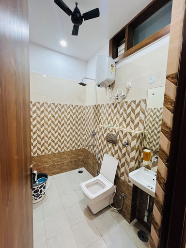 Bathroom 5, Hotel Grand Central, Bulandshahr