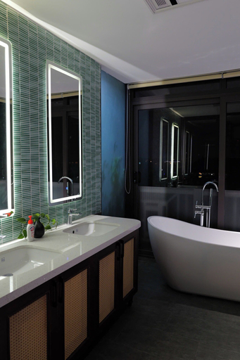 Bathroom 5, Westlake Lac Chinh, Ba Đình