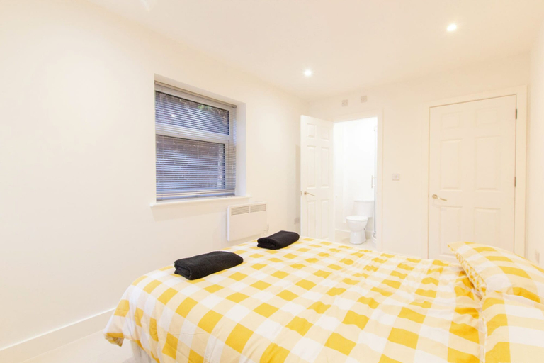 Room 4, Bridge Road - Room 1a, Southampton
