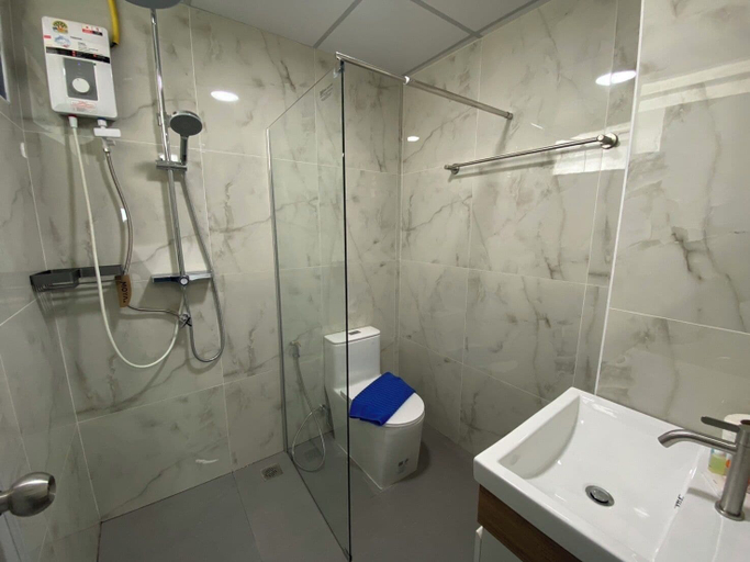 Bathroom 3, 9 Karat Condo by PSR, Pattaya